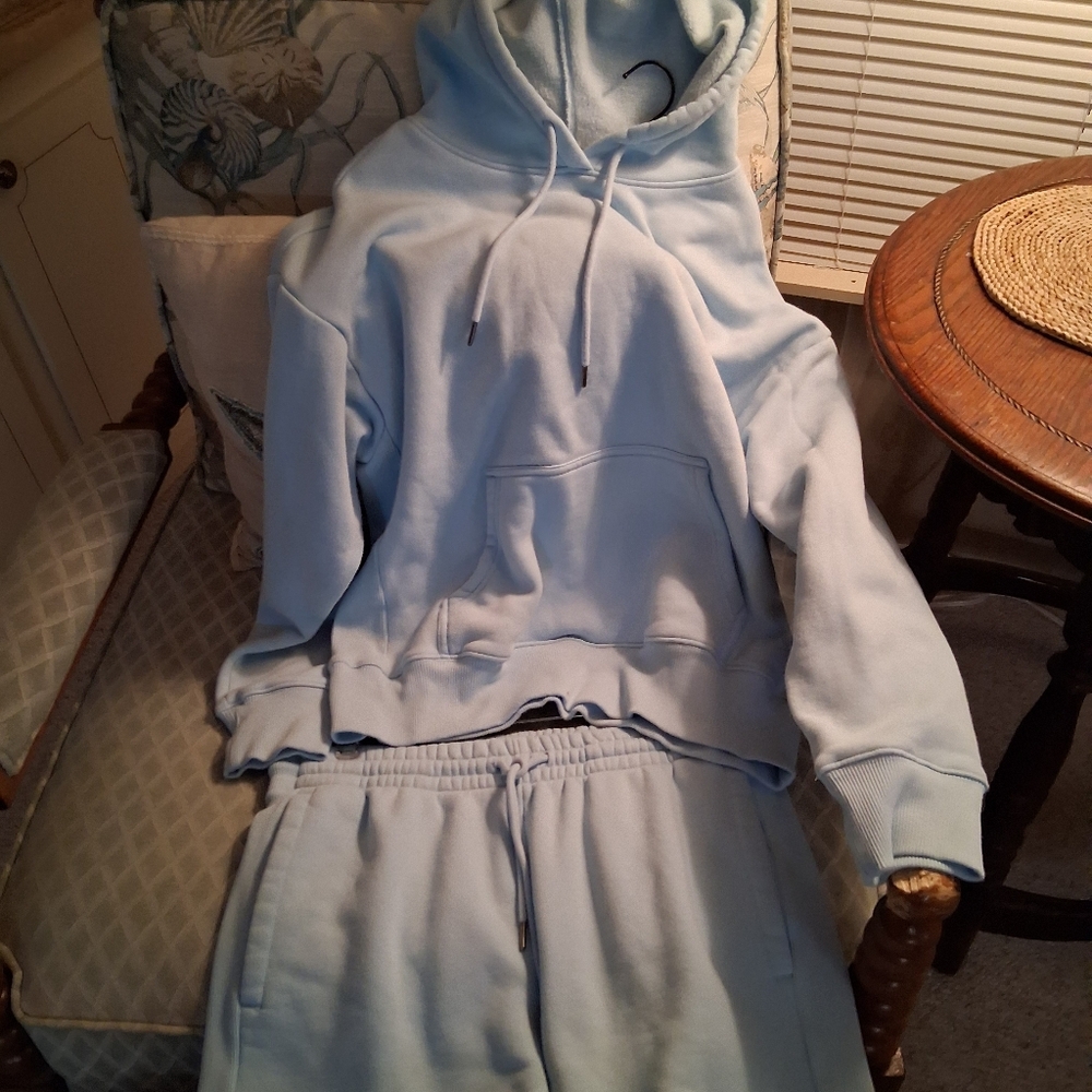 Light Blue Hoodie and Sweatpants Set Size L - Picture 2 of 3